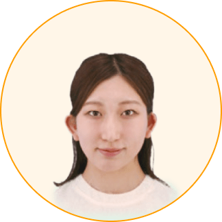 講師の写真：女性、暗めの髪、真顔